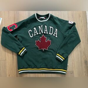 Hudson Bay Canada Sweater Medium Green